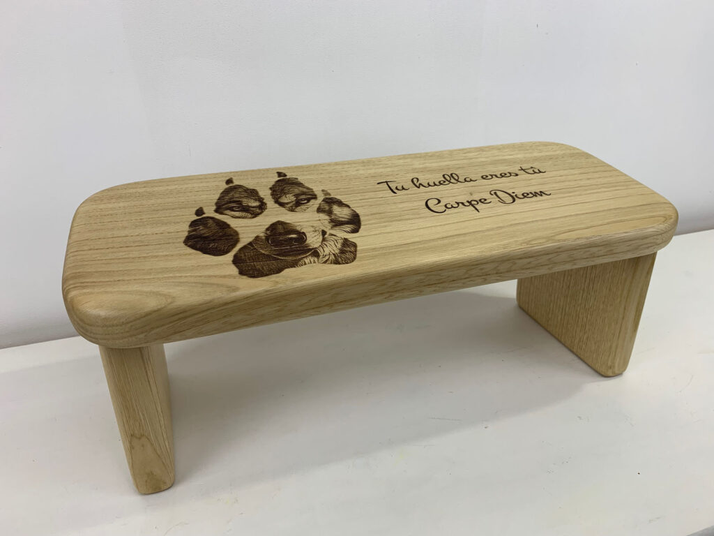 Banc de méditation - avec gravure originale à choisir parmi 9 modèles