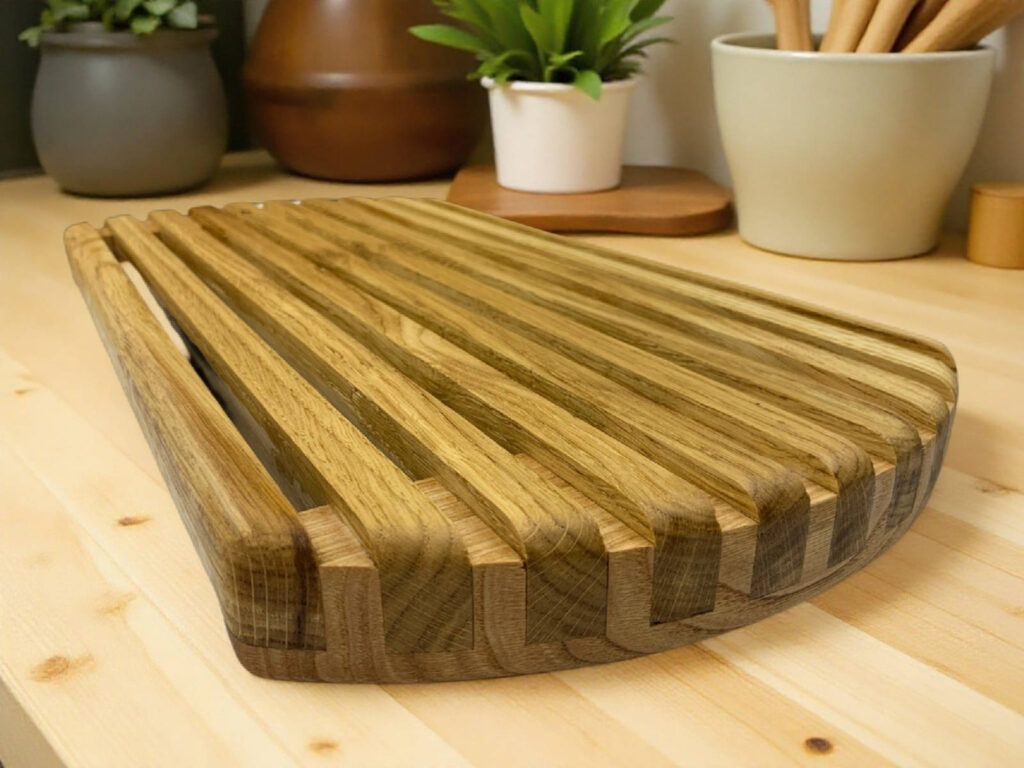 planche-a-pain-artisanale-francaise-bois-massif-moderne-elegante-seve-et-copeaux