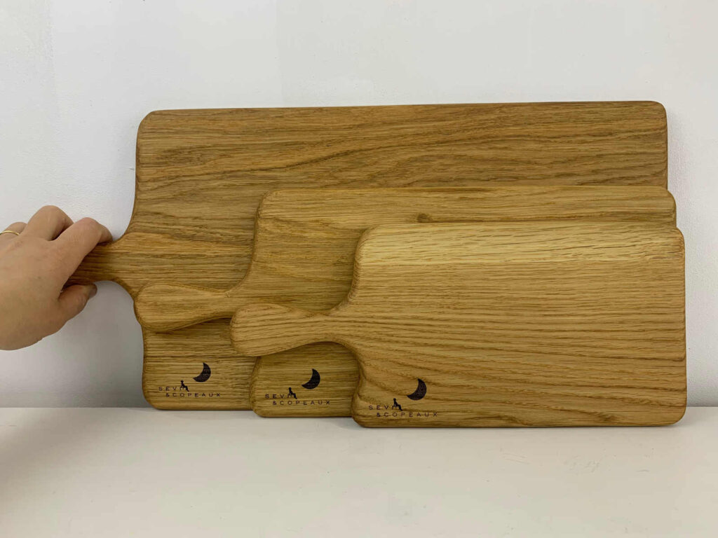 planches-a-decouper-creations-originales-artisanat-bois-massif-francais-avec-chene-seve-et-copeaux