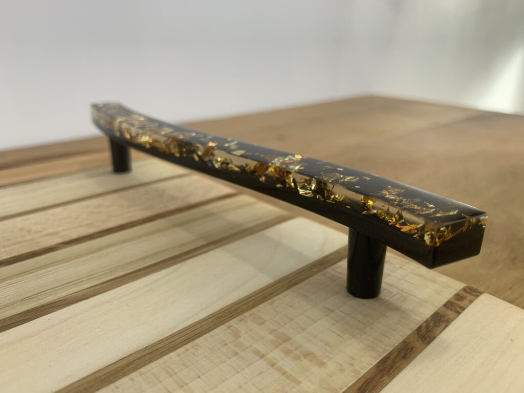 produit-plateau-presentation-poignees-haut-de-gamme-bois-massif-artisan-francais-19-seve-et-copeaux