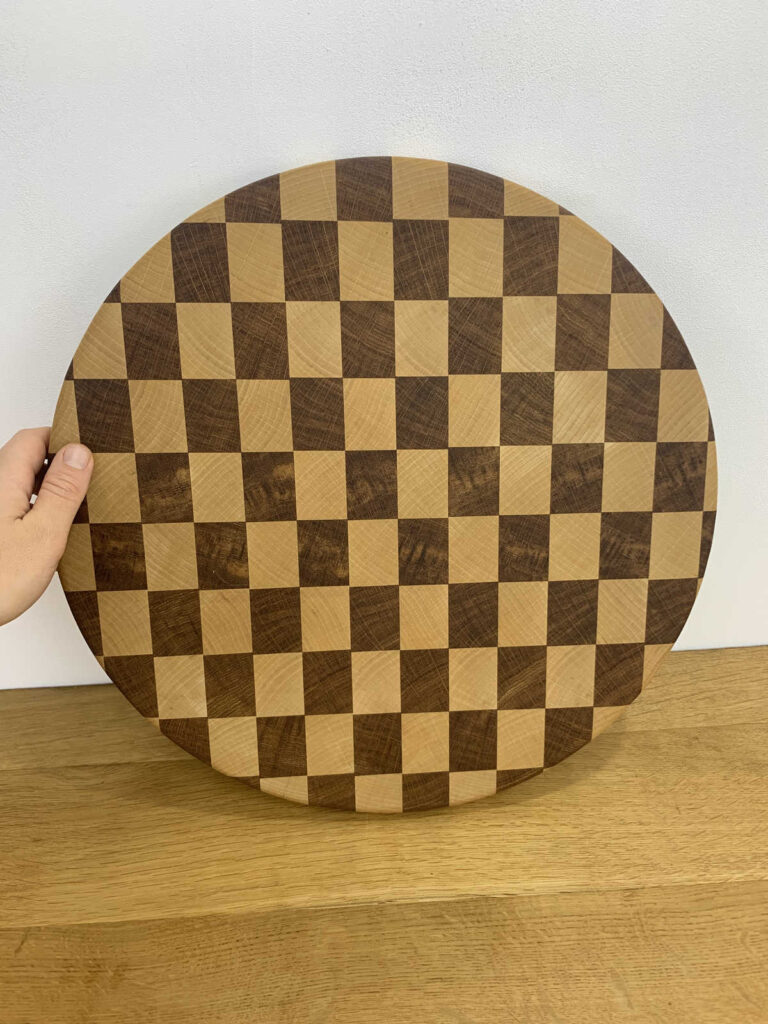 Planche à découper en bois de bout 38x38cm (avec pieds)