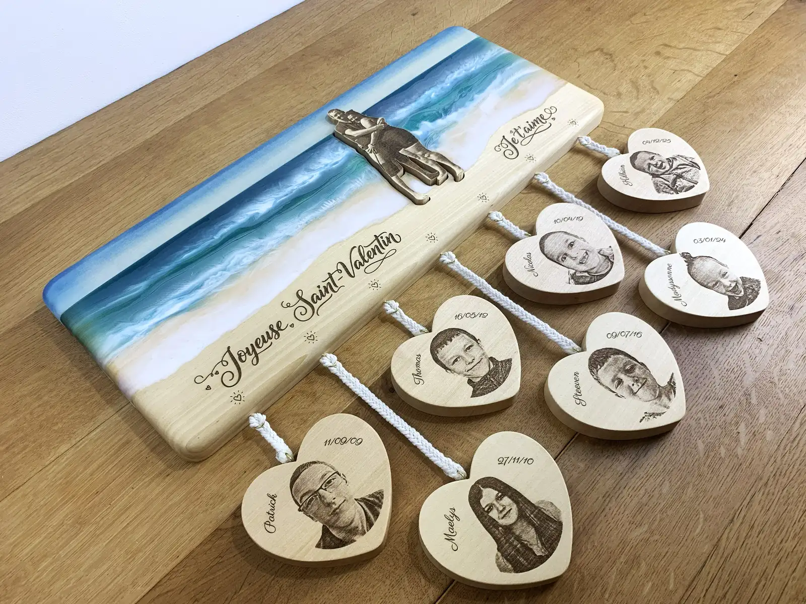 calendrier-personnalise-artisanal-bois-massif-resine-seve-et-copeaux