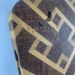 gravure logo sur chêne rouge-seve-et-copeaux