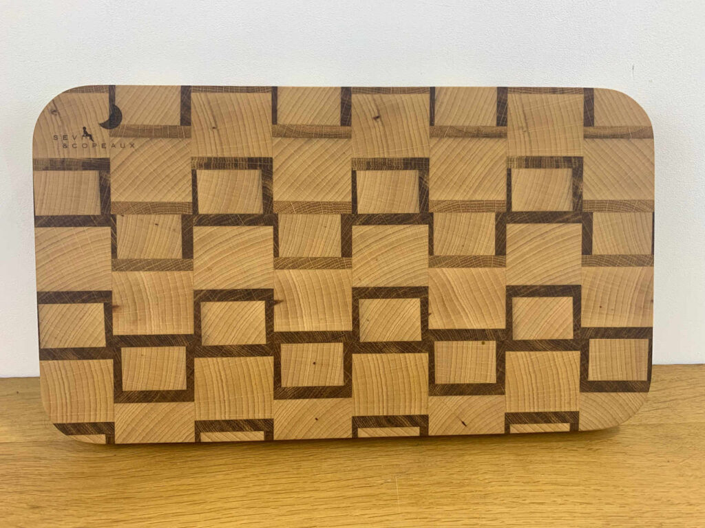 planche-bois-de-bout-fenetre-seve-et-copeaux